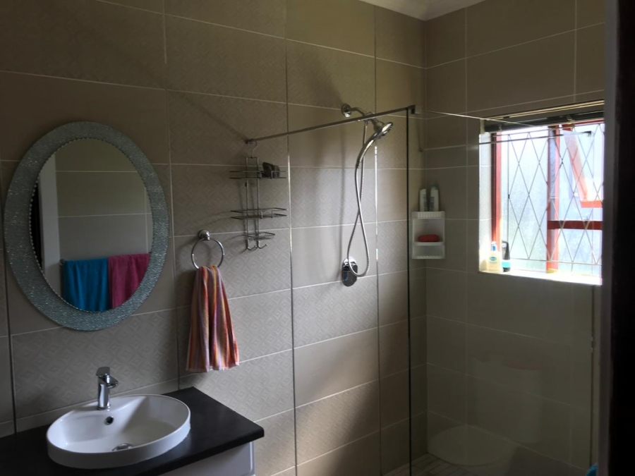 7 Bedroom Property for Sale in Sunnyridge Eastern Cape